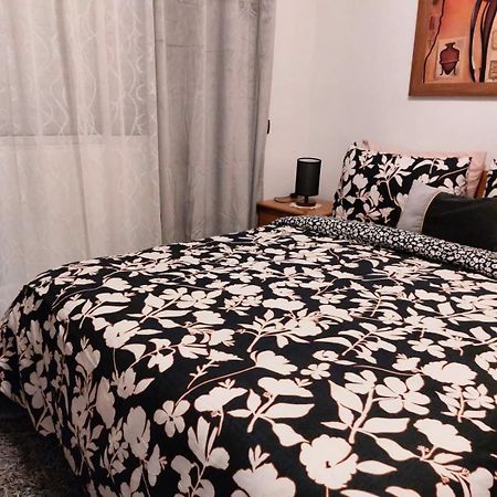 Appartement Au Coeur Du Centre Ville De Рабат Екстериор снимка
