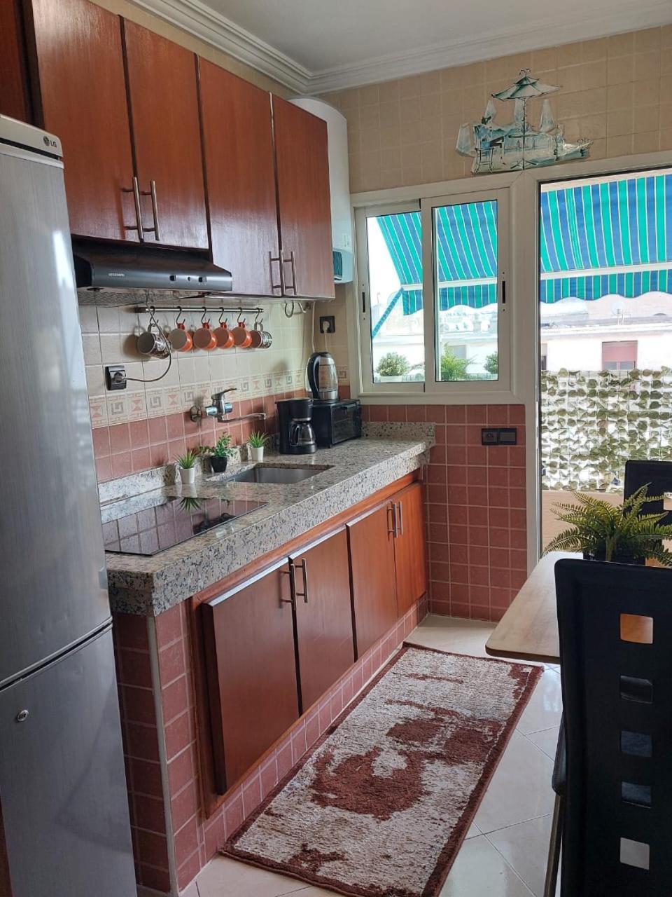 Appartement Au Coeur Du Centre Ville De Рабат Екстериор снимка
